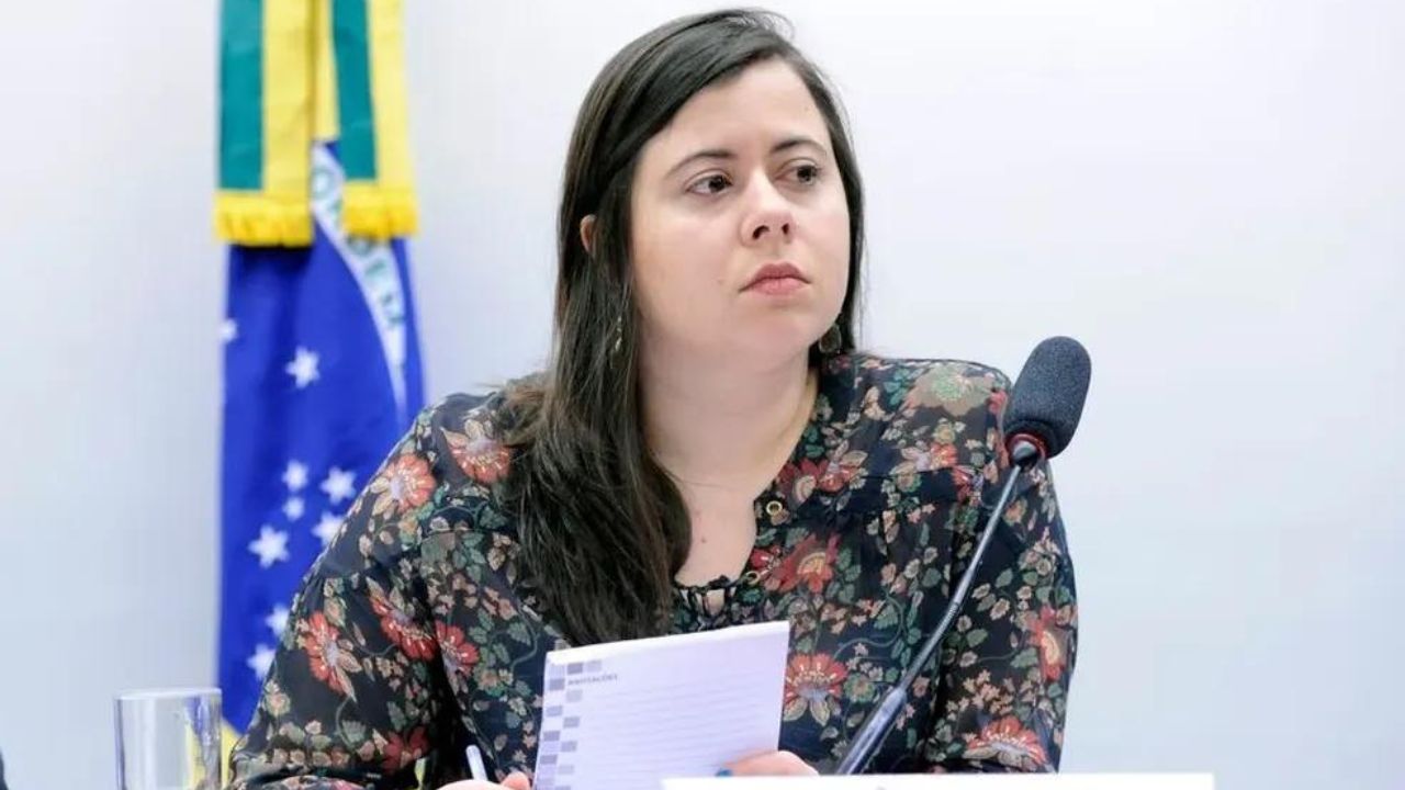 Saiba quem é a deputada federal Sâmia Bomfim irmã de ortopedista