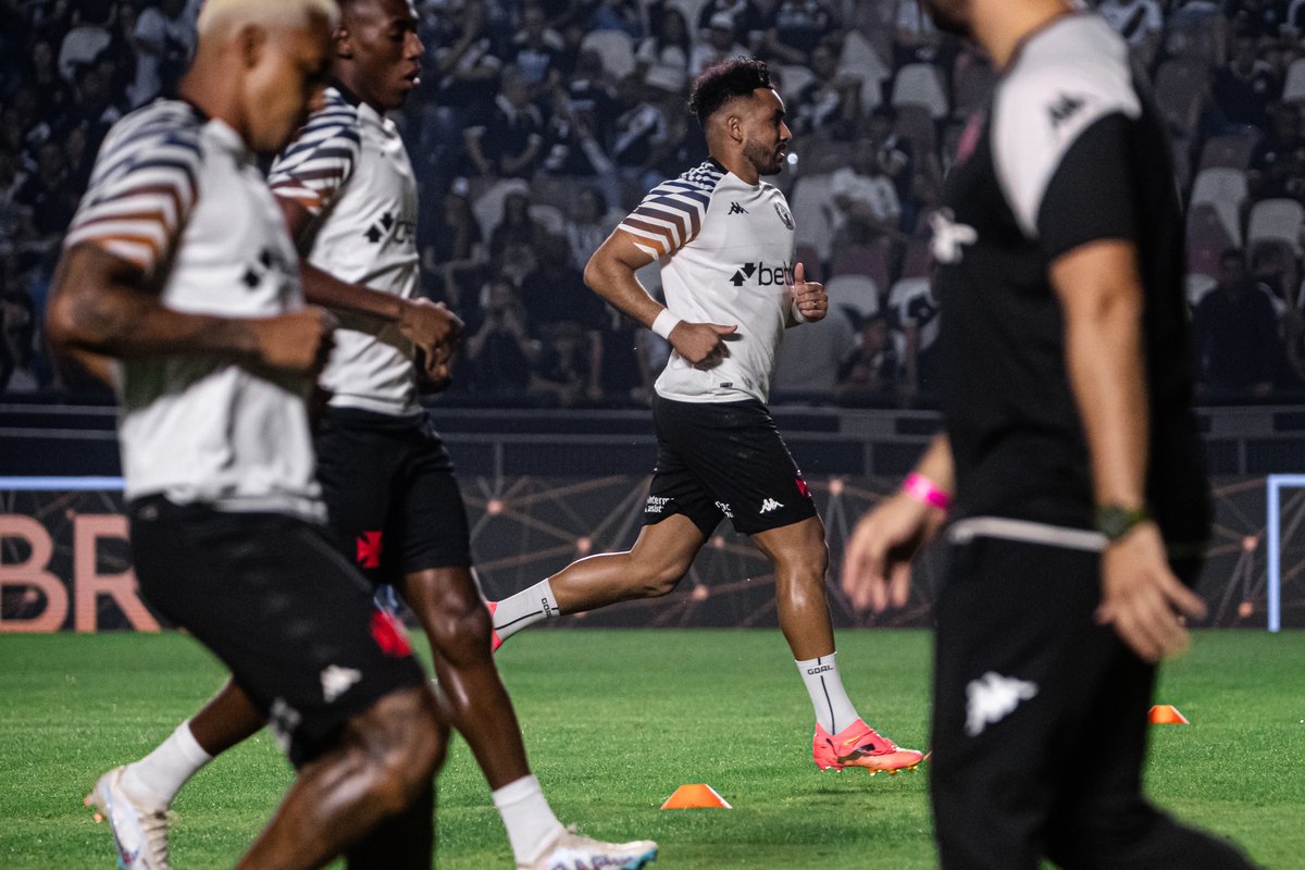 Desfalque Para O Vasco Payet D Vida Para O Jogo Entre Vasco E Inter