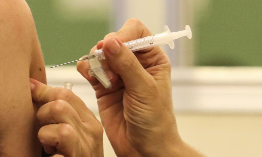 universidades-brasileiras-testam-eficacia-de-vacina-contra-o-hiv