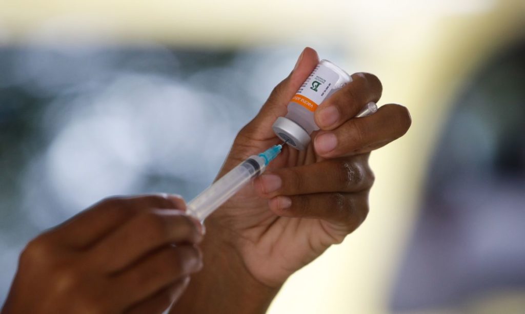 governo-do-rio-quer-comprar-5-milhoes-de-doses-de-vacina
