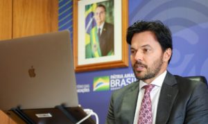 fabio-faria-assina-portaria-de-criacao-do-programa-digitaliza-brasil