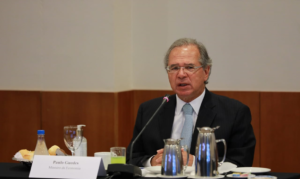 hackers-invadem-transmissao-de-palestra-do-ministro-paulo-guedes
