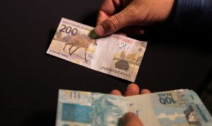 brasileiros-tem-r$-8-bilhoes-a-receber-de-instituicoes-financeiras