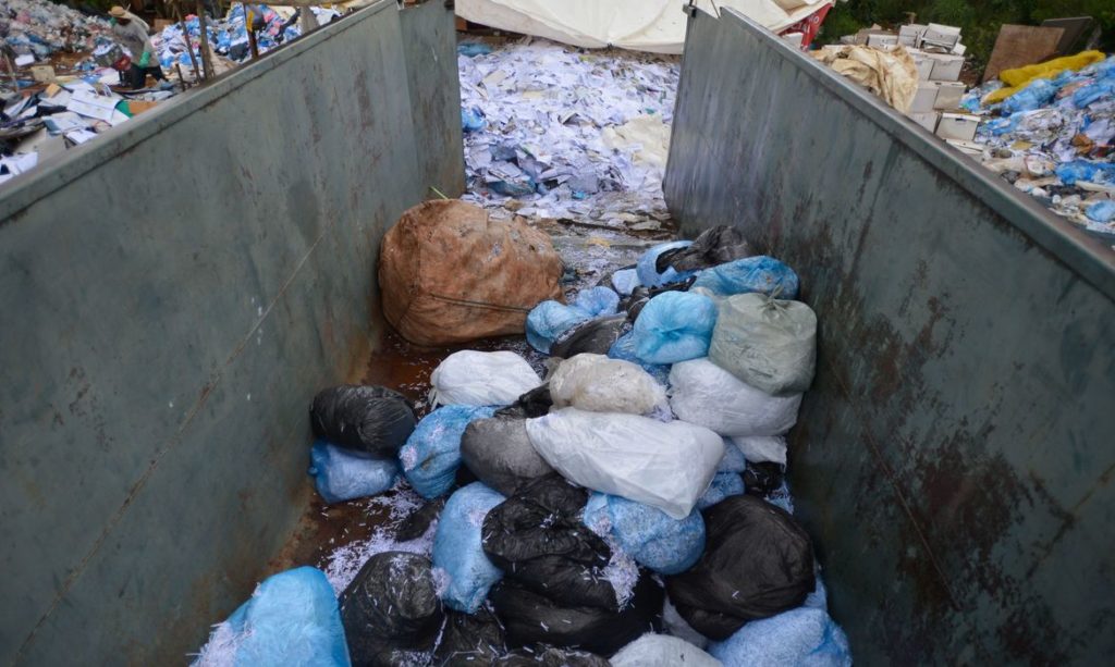 governo-assina-acordos-que-podem-fechar-lixoes-e-despoluir-rios