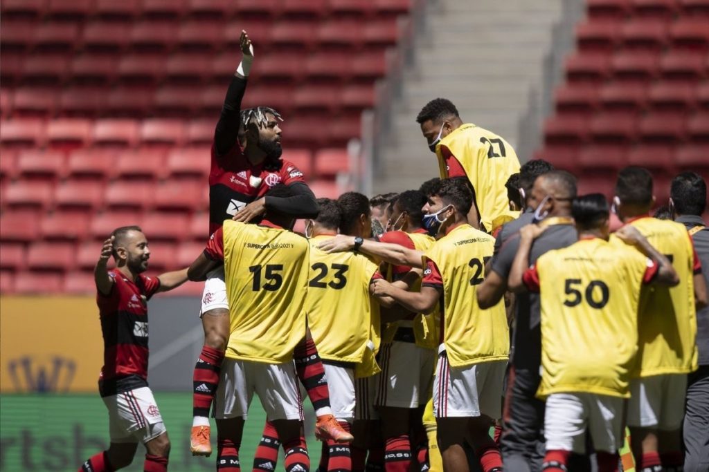 Flamengo vence Coritiba por 1 a 0 pela Copa do Brasil