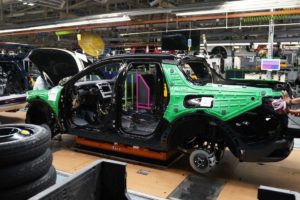 Hyundai inicia produção em série do Santa Cruz