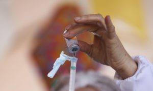 nenhuma-dose-de-vacina-vencida-e-repassada-aos-estados,-diz-ministerio
