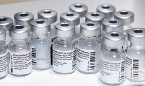 covid-19:-novo-lote-de-vacinas-da-pfizer-chega-ao-brasil
