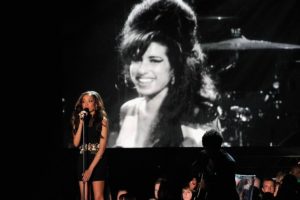Afilhada de Amy Winehouse lança documentário sobre cantora