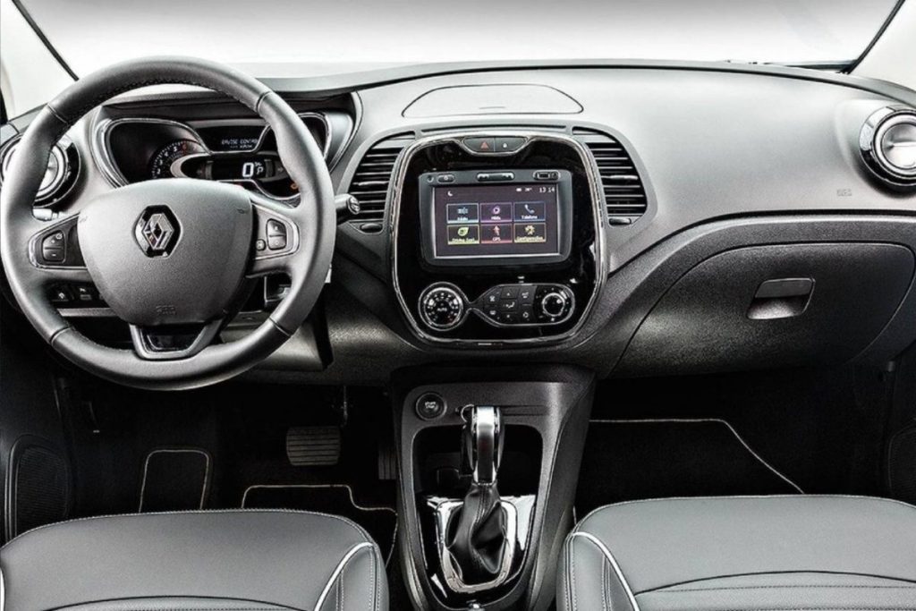 Conheça o interior do Renault Captur 2022