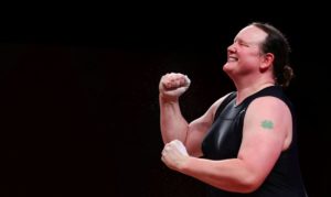 neozelandesa-faz-historia-como-primeira-atleta-olimpica-transgenero