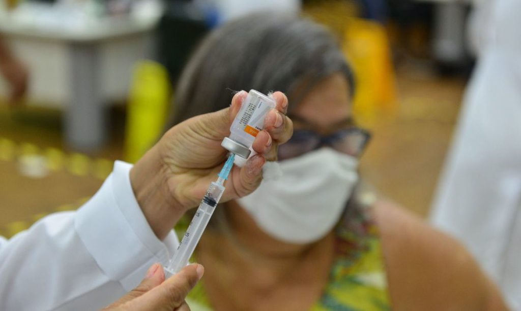 covid-19:-municipio-do-rio-bate-recorde-de-imunizacao-em-uma-semana