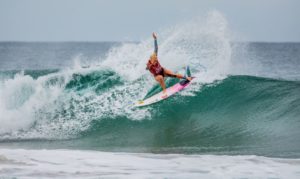 surfe:-tatiana-weston-webb-se-garante-nas-quartas-de-final-no-mexico