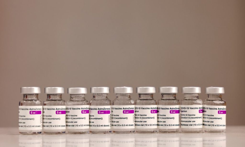 fiocruz-entrega-3-milhoes-de-doses-da-vacina-astrazeneca-ao-pni