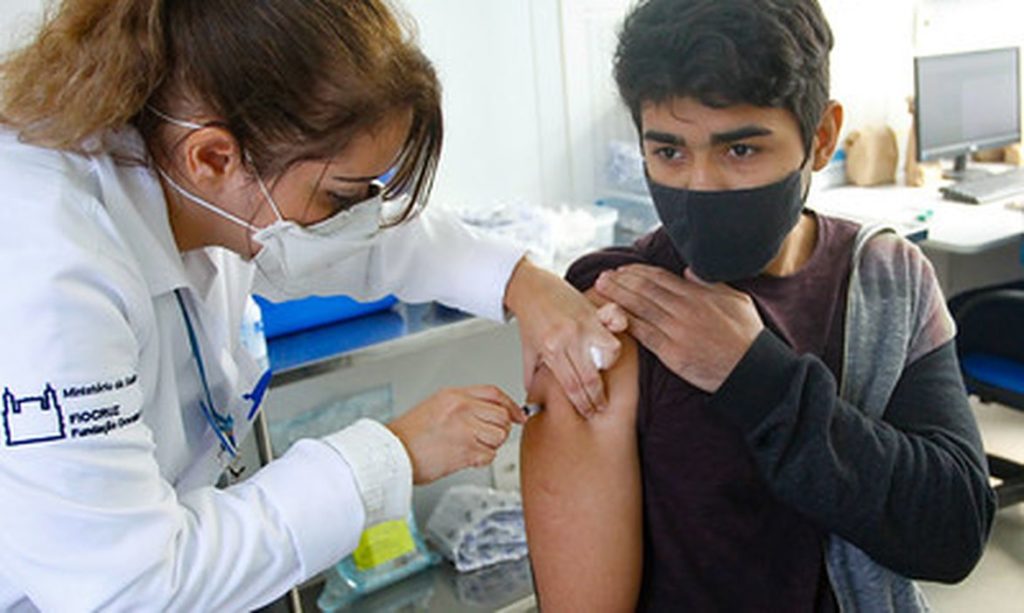 prefeitura-do-rio-adia-inicio-de-vacinacao-de-adolescentes