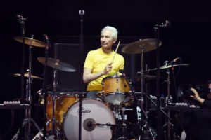 Baterista do Rolling Stones, Charlie Watts, morre aos 80 anos