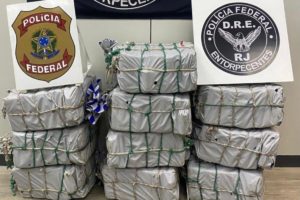 PF apreende no Rio 400 kg de cocaína em navio que iria para Europa
