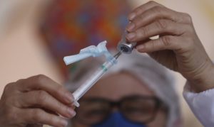 rio-envia-mais-de-20-milhoes-de-doses-de-vacinas-a-92-cidades