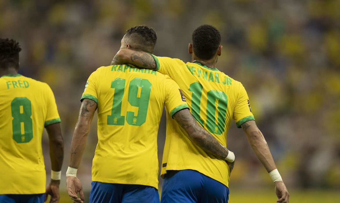 eliminatorias:-com-brilho-de-neymar-e-raphinha,-brasil-goleia-uruguai
