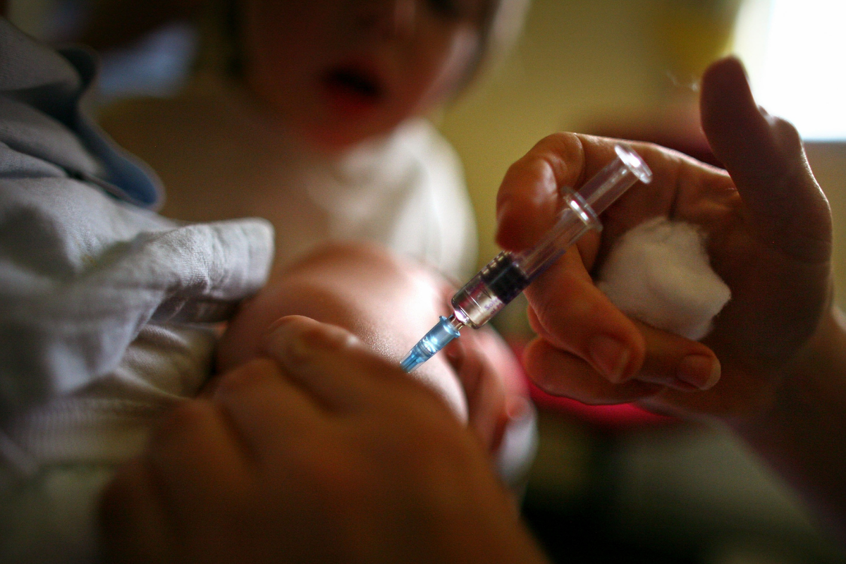 Anvisa diz que não recebeu pedido de registro de vacinas para crianças