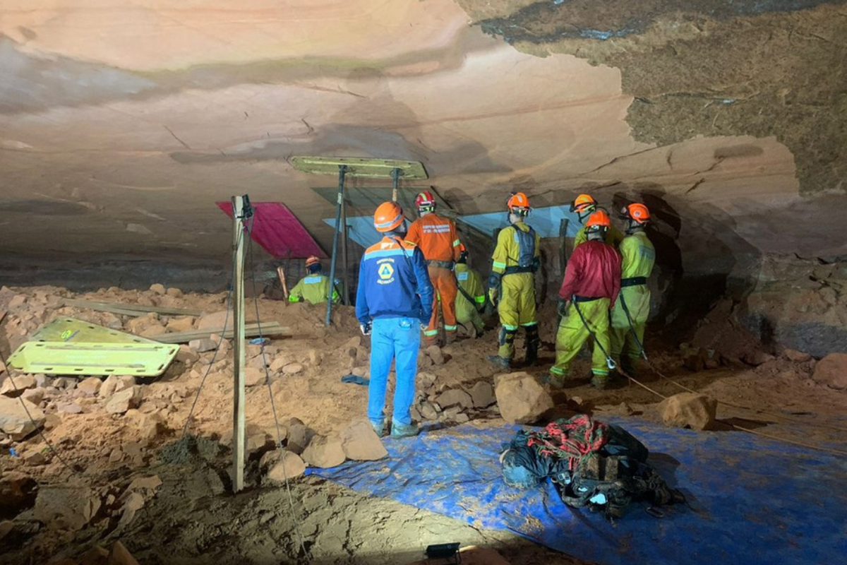 Bombeiros confirmam nove mortes no desabamento em gruta em SP