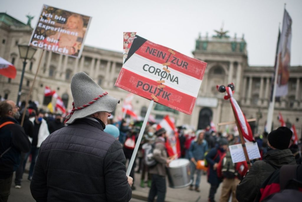 Áustria vai suspender lockdown, mas apenas para vacinados