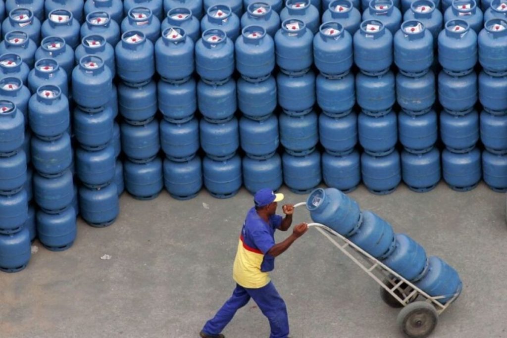 Petrobras tenta reverter suspensão de aumento do gás em quatro estados