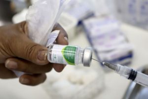 Vacinação contra a gripe prossegue na cidade de SP nesta segunda-feira
