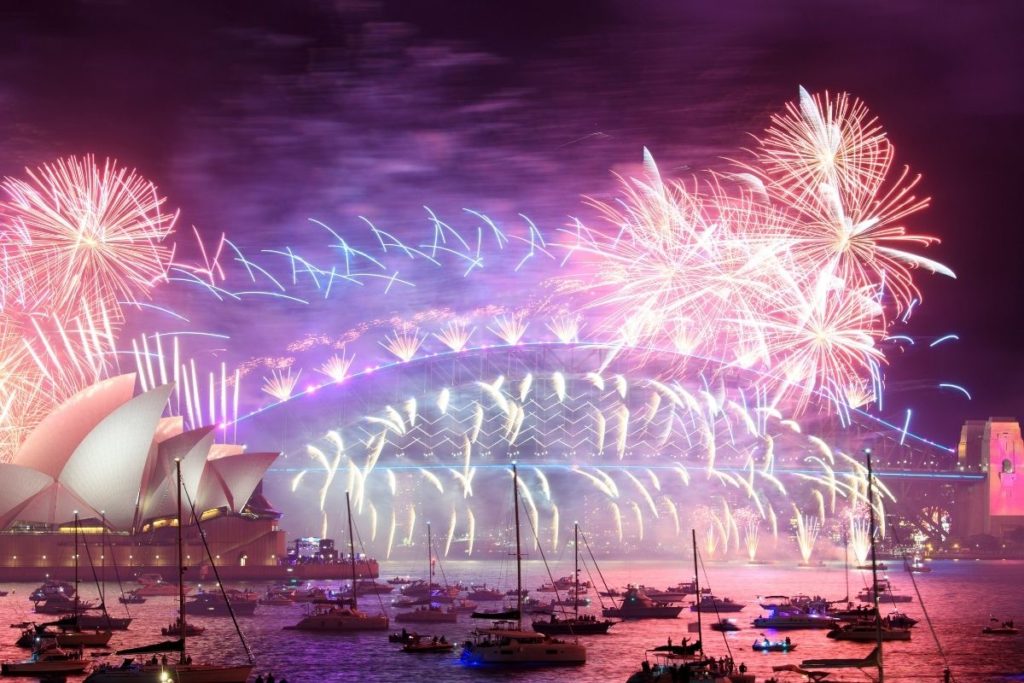 Austrália e Nova Zelândia celebram chegada de 2022