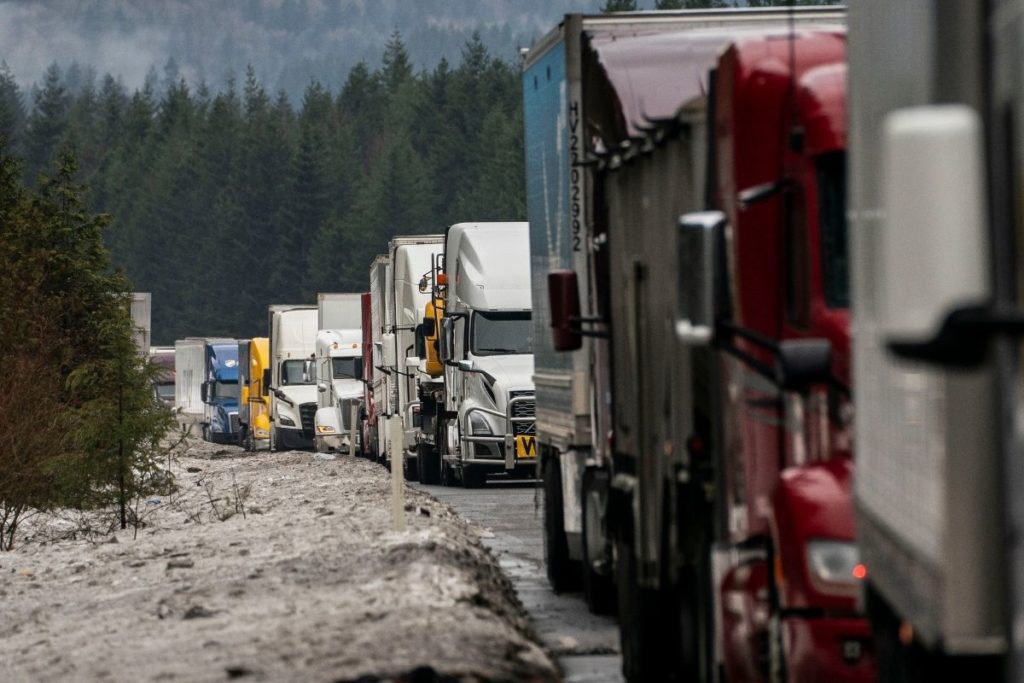 Fronteira da Argentina com o Chile tem 2 mil caminhões parados