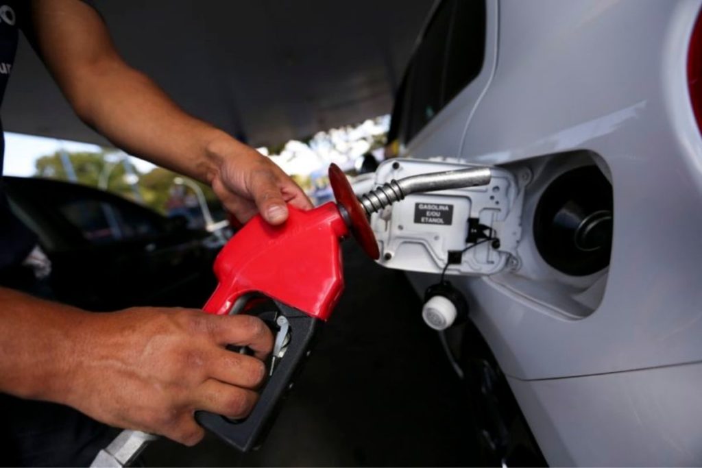 anp-diz-que-preco-medio-da-gasolina-subiu-45-em-2021