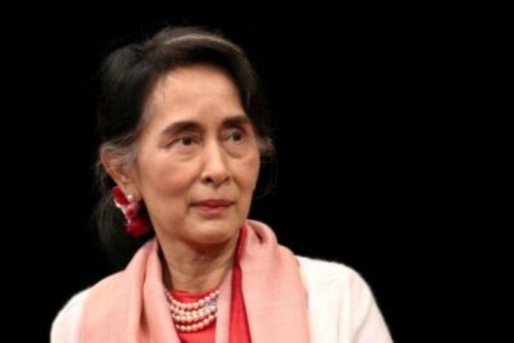 lider-deposta-de-myanmar-e-condenada-a-mais-quatro-anos-de-prisao