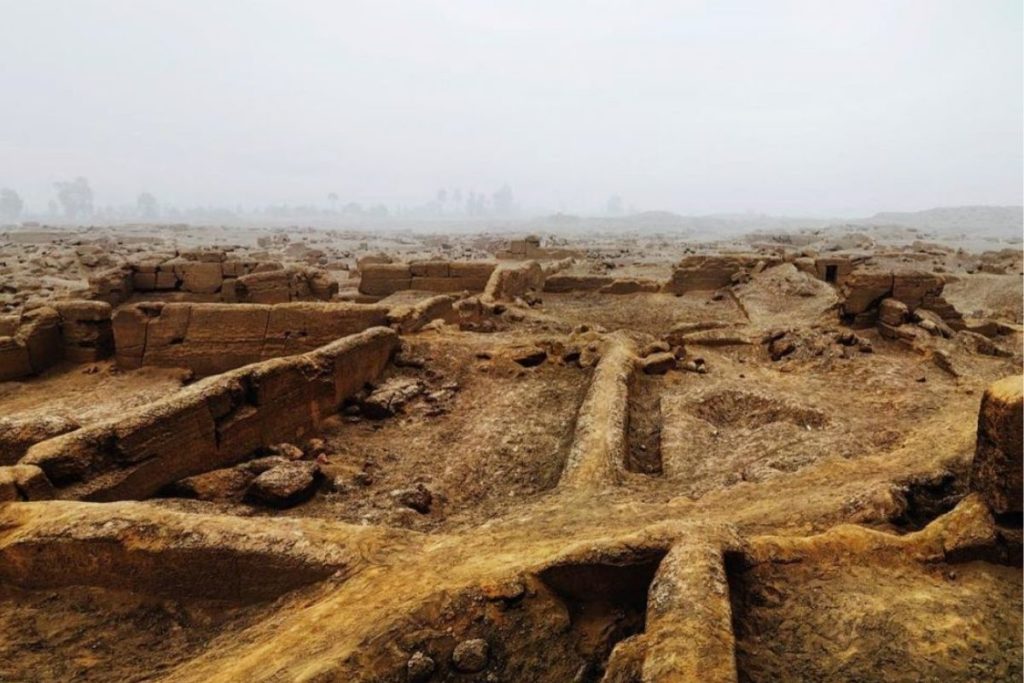 arqueologos-encontram-14-mumias-no-peru