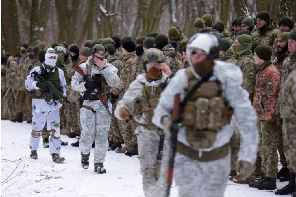 Com medo de invasão, França e Alemanha pedem que cidadãos deixem a Ucrânia