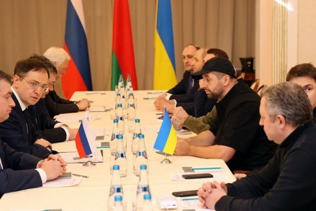 Comitivas da Rússia e da Ucrânia se encontram pela primeira vez