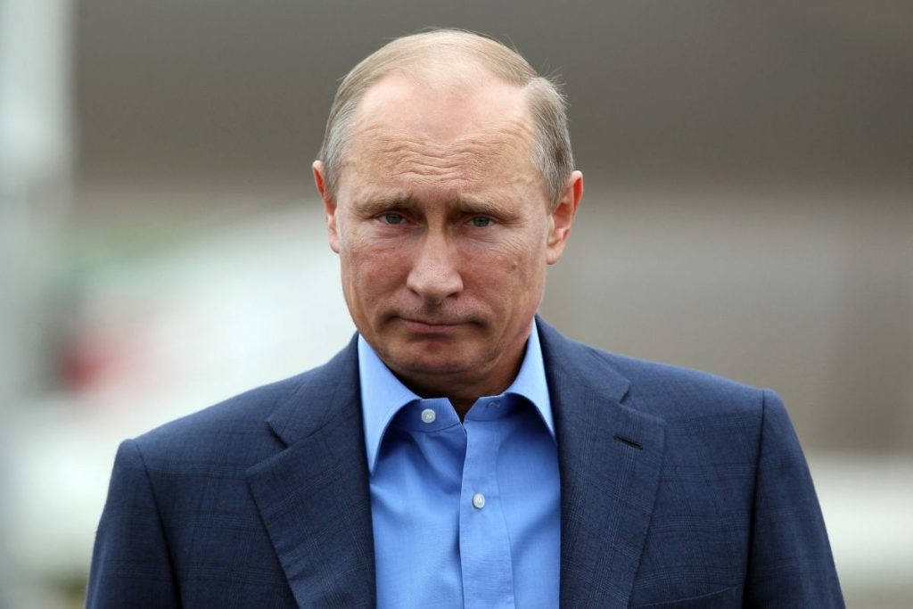 Putin chama governo ucraniano de viciados em drogas e neonazistas