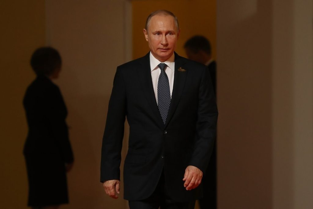 Putin exige reconhecer a Crimeia como parte da Rússia e promete não atacar civis ucranianos