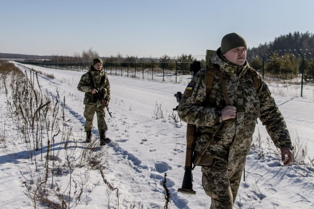 Ucrânia vai decretar estado de emergência e recrutar reservistas
