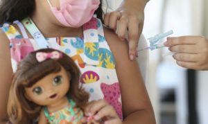 Fiocruz alerta para aumento de casos semanais de SRAG em crianças