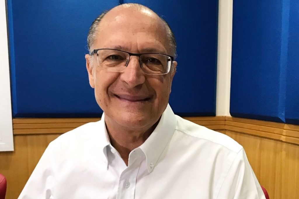 Alckmin se reúne com PSB e acerta sua filiação ao partido