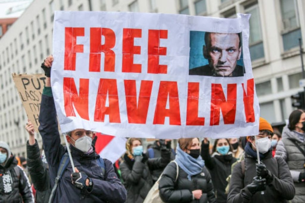 alexei-navalny-opositor-russo-e-condenado-a-9-anos-de-prisao
