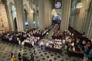 arquidiocese-de-sp-realiza-missa-pela-paz-na-ucrania