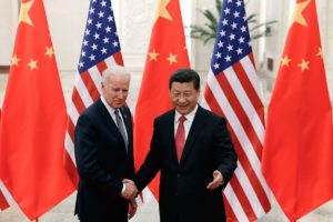 Biden diz que conversará com presidente chinês sobre guerra na Ucrânia