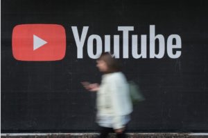 Canais de mídia financiados pela Rússia no YouTube são bloqueados
