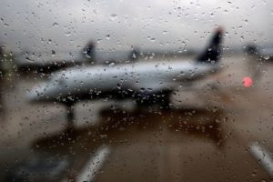 chuva-derruba-parte-de-teto-no-aeroporto-de-congonhas