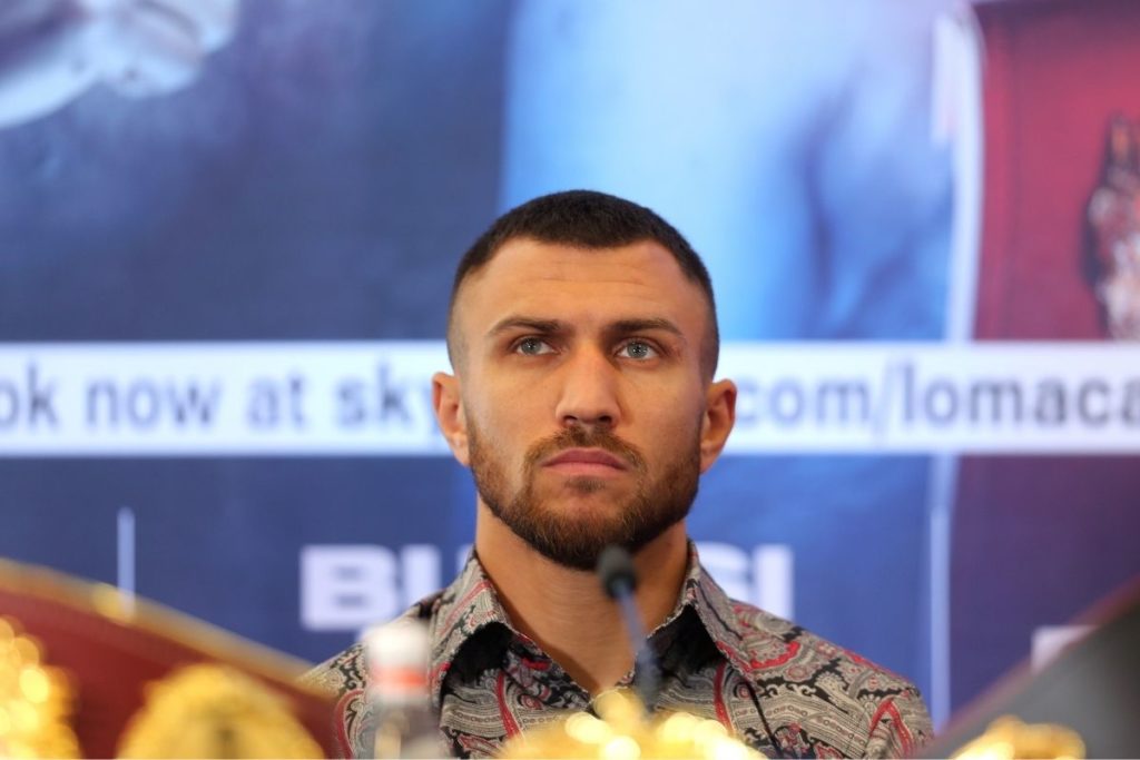 Lutador de boxe da Ucrânia decide permanecer na guerra e não disputará título