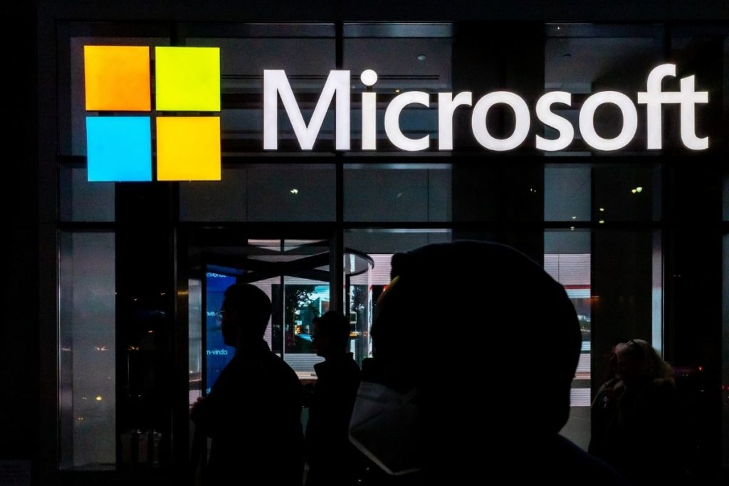 Microsoft é invadida por hackers e parte do código-fonte de produtos da empresa é roubada