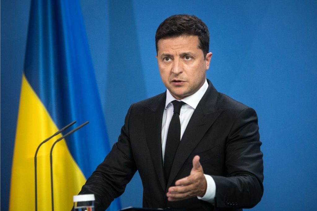 Presidente da Ucrânia discursa ao Parlamento Europeu