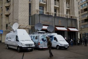 Repórteres sem Fronteiras diz ‘visar jornalistas é crime de guerra’, após morte de cinegrafista na Ucrânia