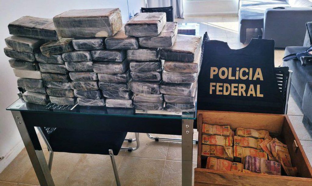 Operação da PF cumpre mandados contra tráfico internacional de cocaína